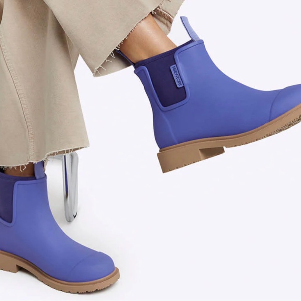 Merry People Purple Waterproof Chelsea Ankle Boots with Tan Sole - Picture 9 of 9